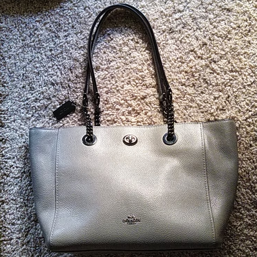 COACH Turnlock Chain Pebbled Leather Tote DK Stone